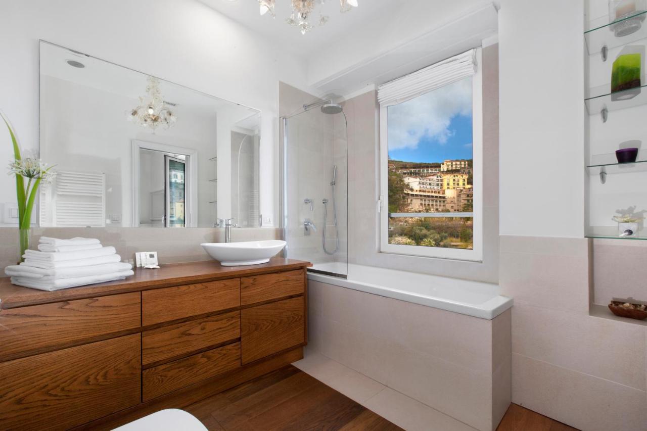 Sorrentovibes - Luxury Home Sea View & Jacuzzi In Sorrento Centre מראה חיצוני תמונה